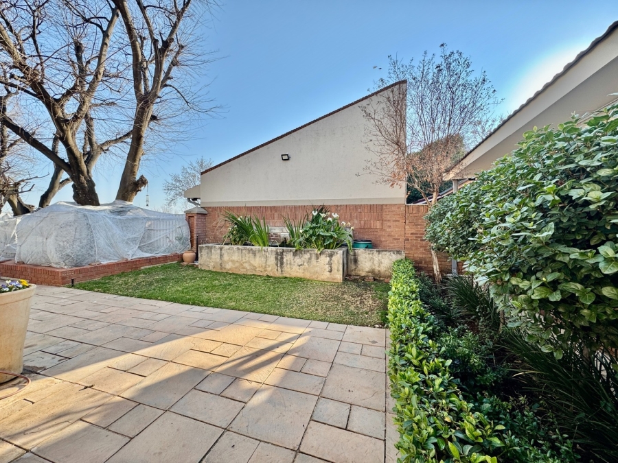 5 Bedroom Property for Sale in Mooivallei Park North West